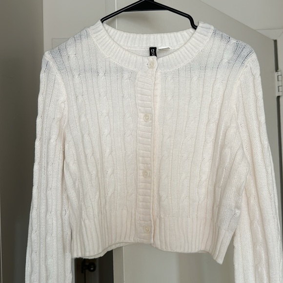 White Button Down Cardigan H&M - Picture 2 of 6